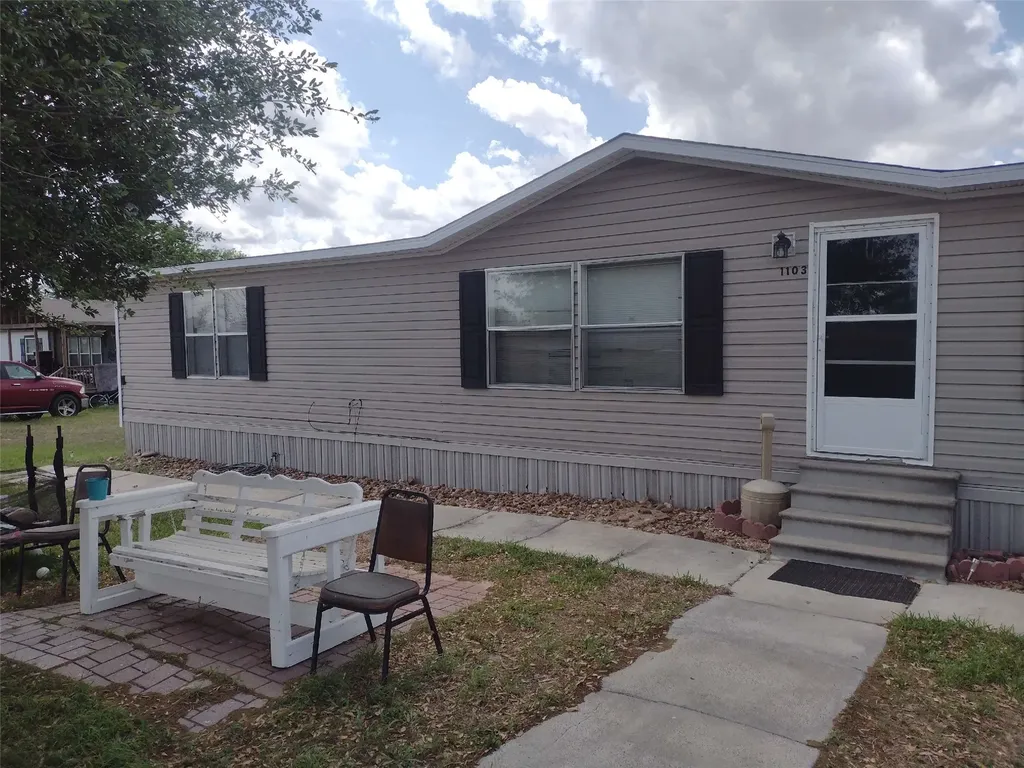 1103 Williams Avenue Schulenburg TX 78956