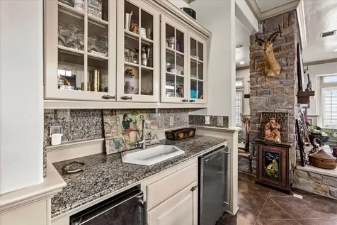 3039 Bayshore Drive Bacliff TX 77518