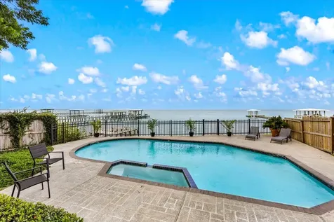 3039 Bayshore Drive Bacliff TX 77518
