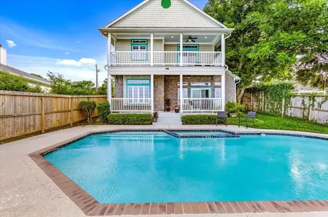 3039 Bayshore Drive Bacliff TX 77518