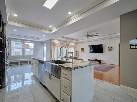 4219 Redbud Street SW Houston TX 77051