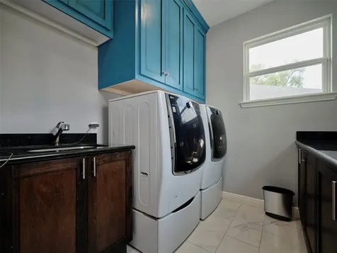 4219 Redbud Street SW Houston TX 77051