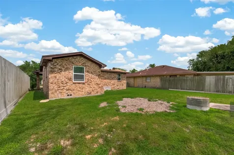 521 N Vionett Lane Texas City TX 77591