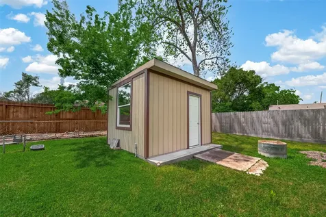 521 N Vionett Lane Texas City TX 77591