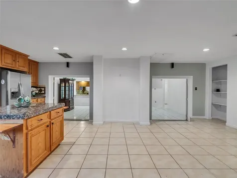 6715 Sandy Oaks Drive Houston TX 77050