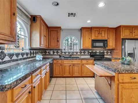 6715 Sandy Oaks Drive Houston TX 77050