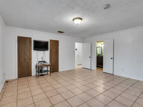 6715 Sandy Oaks Drive Houston TX 77050