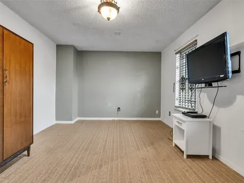 6715 Sandy Oaks Drive Houston TX 77050
