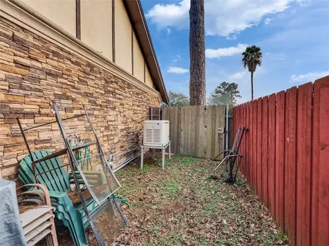 6715 Sandy Oaks Drive Houston TX 77050