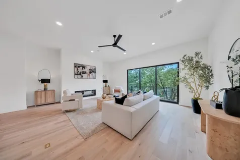 1135 Lake Pointe Parkway Sugar Land TX 77478