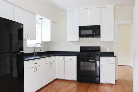 220 W 16th Street Houston TX 77008