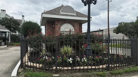 10630 Westbrae Parkway 607 Houston TX 77031
