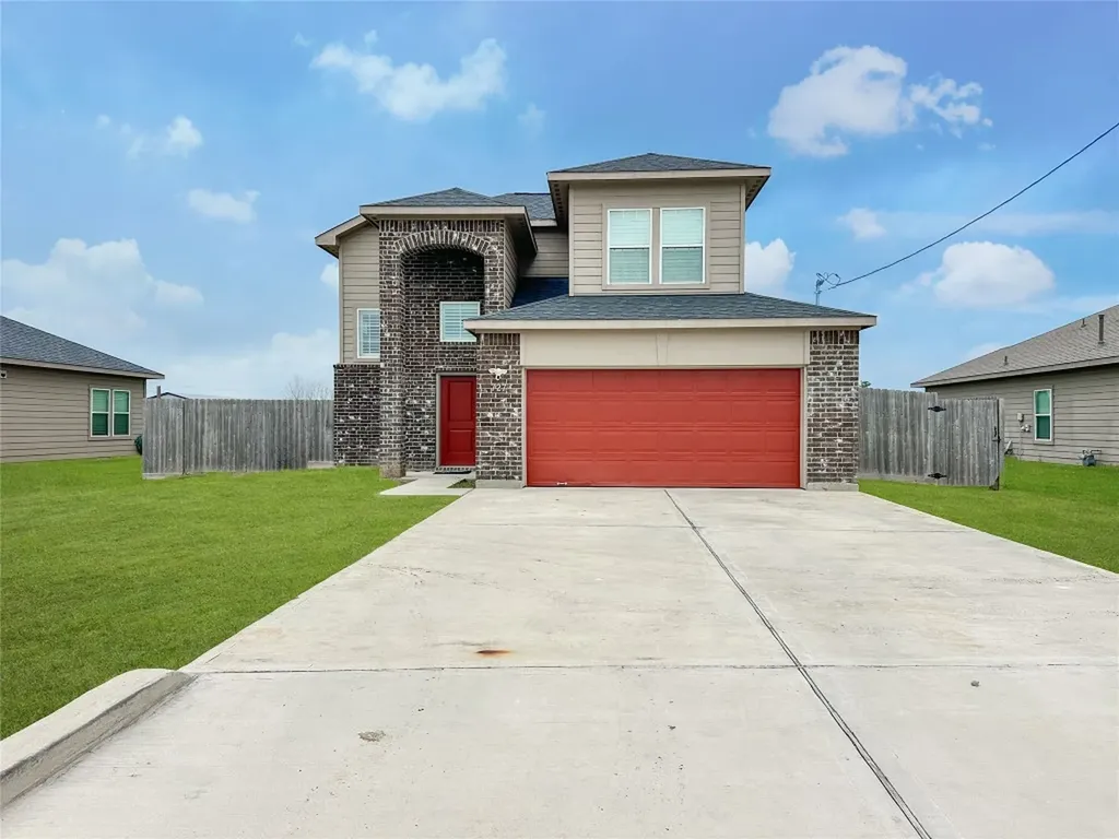 727 Road 5105 Cleveland TX 77327