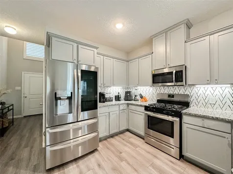 727 Road 5105 Cleveland TX 77327