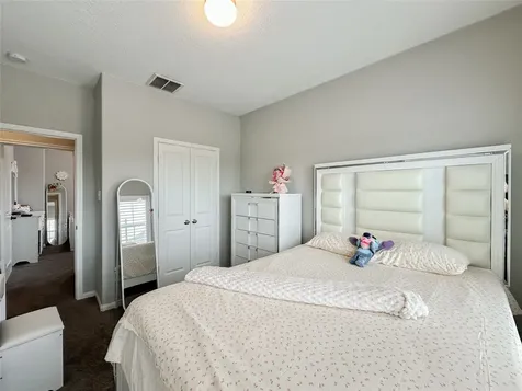 727 Road 5105 Cleveland TX 77327