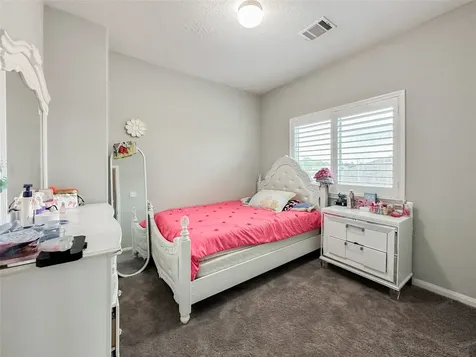 727 Road 5105 Cleveland TX 77327