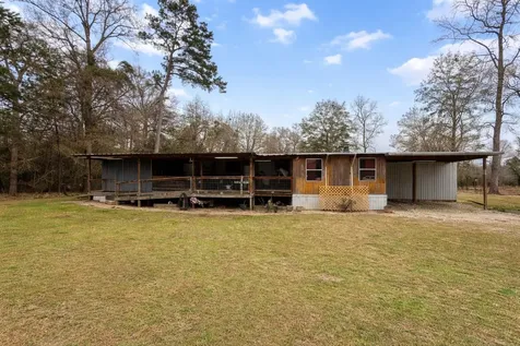 385 County Road 4547 Spurger TX 77660