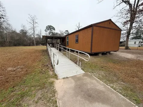 385 County Road 4547 Spurger TX 77660