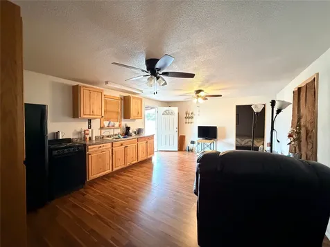 385 County Road 4547 Spurger TX 77660