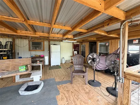 385 County Road 4547 Spurger TX 77660