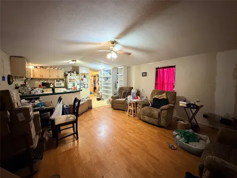385 County Road 4547 Spurger TX 77660