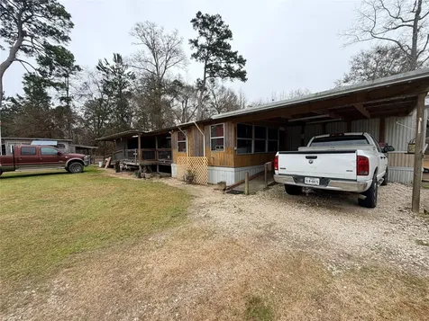 385 County Road 4547 Spurger TX 77660
