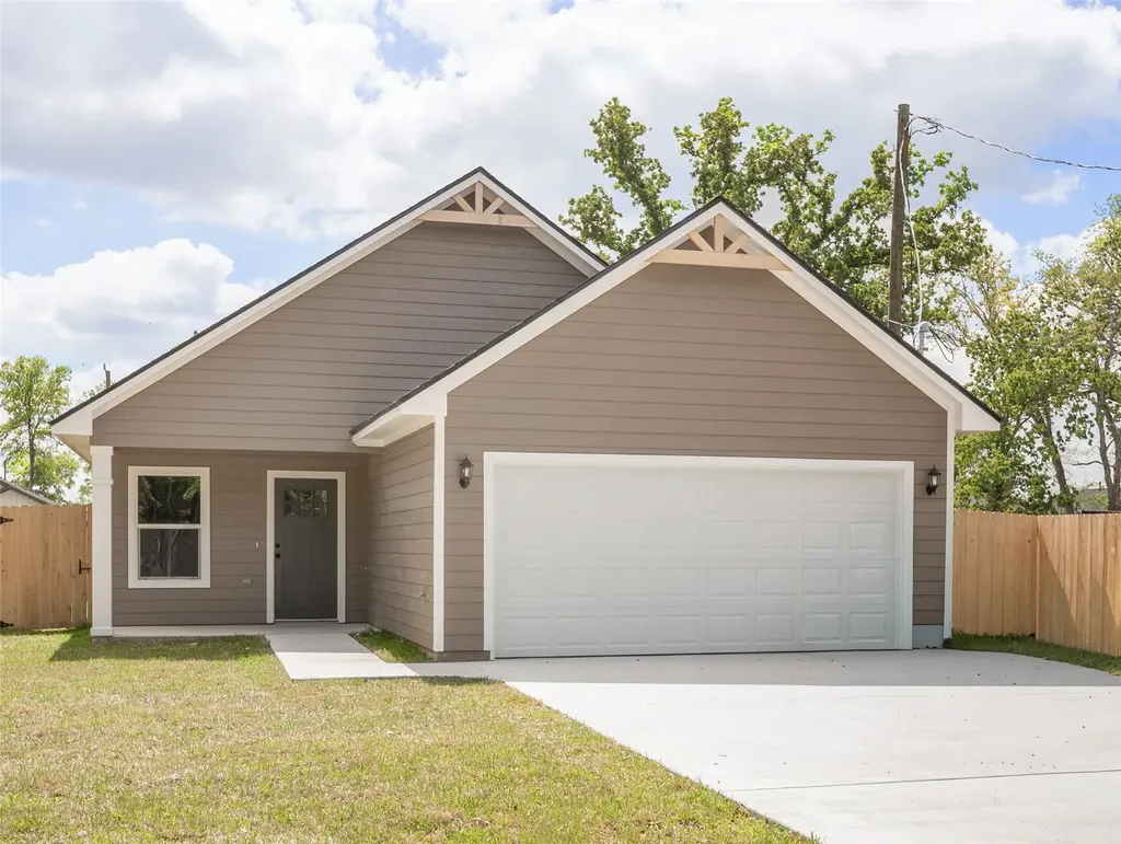905 B W Virginia Street Navasota TX 77868