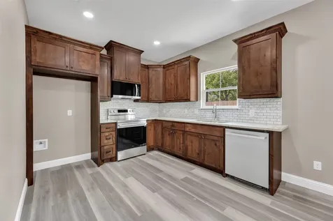 905 B W Virginia Street Navasota TX 77868