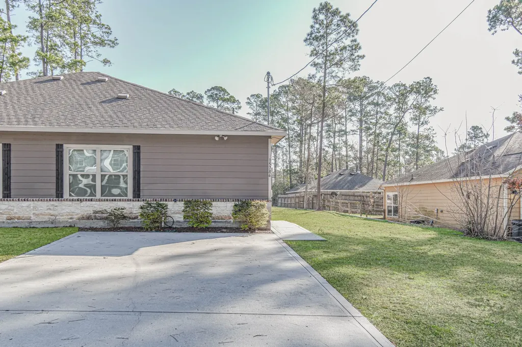 15786 Cottonwood Drive Montgomery TX 77356