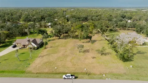 32802 Bayou Bend Richwood TX 77515