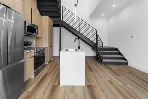 5614 Larkin H Houston TX 77007