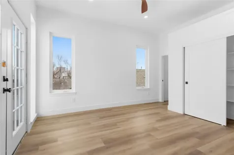 5614 Larkin H Houston TX 77007