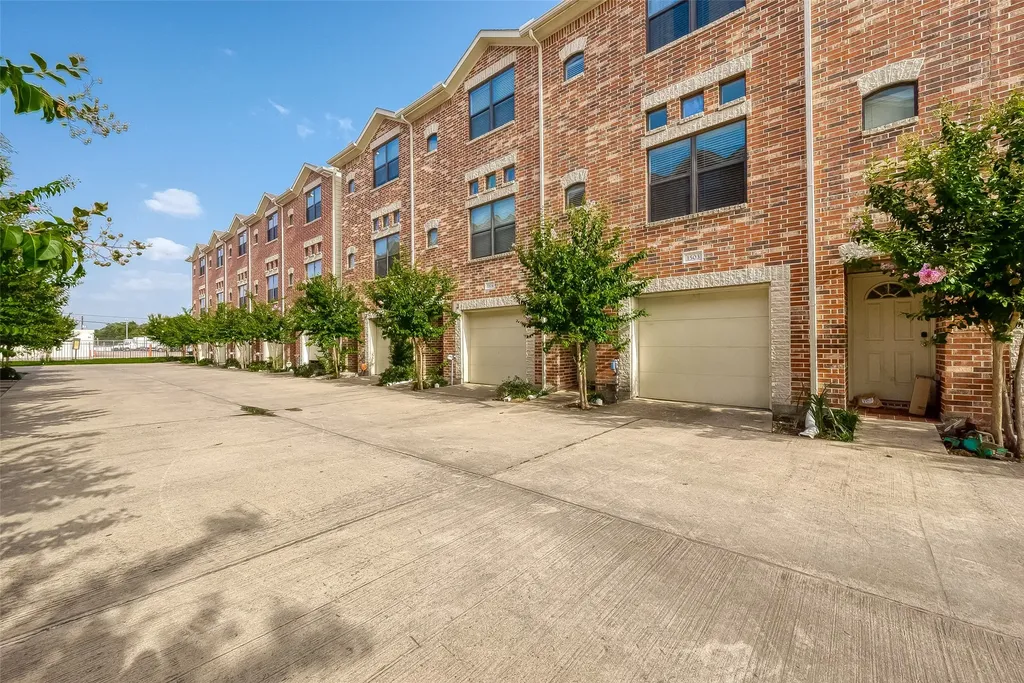 2710 Hullsmith Drive 1503 Houston TX 77063