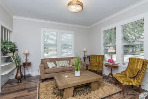 410 N Avenue D Shiner TX 77984