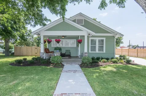 410 N Avenue D Shiner TX 77984