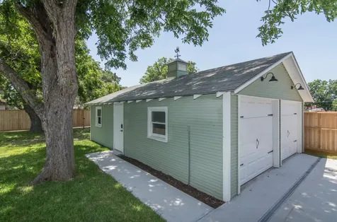 410 N Avenue D Shiner TX 77984