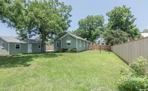 410 N Avenue D Shiner TX 77984