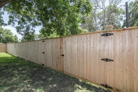 410 N Avenue D Shiner TX 77984