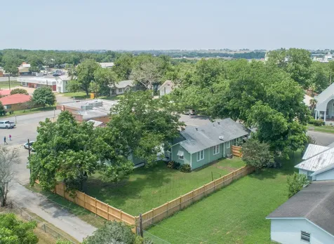 410 N Avenue D Shiner TX 77984