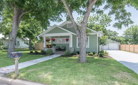 410 N Avenue D Shiner TX 77984