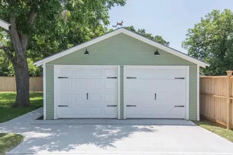 410 N Avenue D Shiner TX 77984