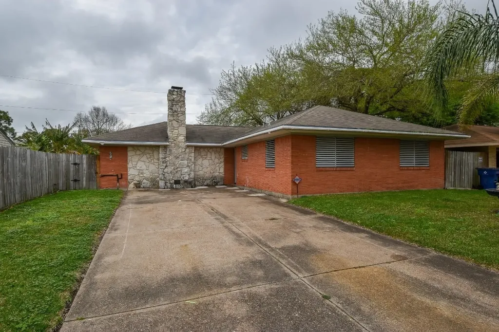 3014 14th Avenue N Texas City TX 77590