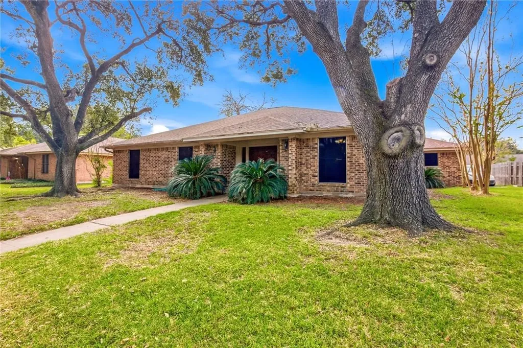 203 Wilshire Drive Victoria TX 77904