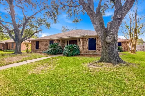 203 Wilshire Drive Victoria TX 77904