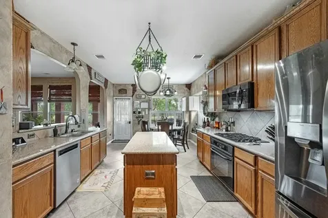 16002 Dunes Drive Crosby TX 77532