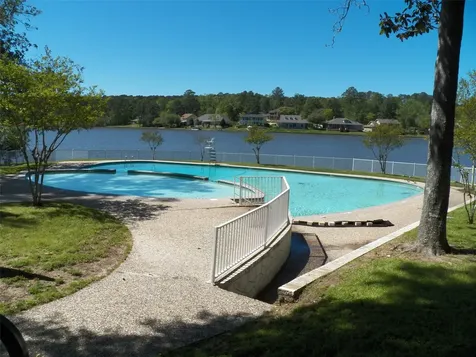 654 Cherry Hills Drive Huntsville TX 77340