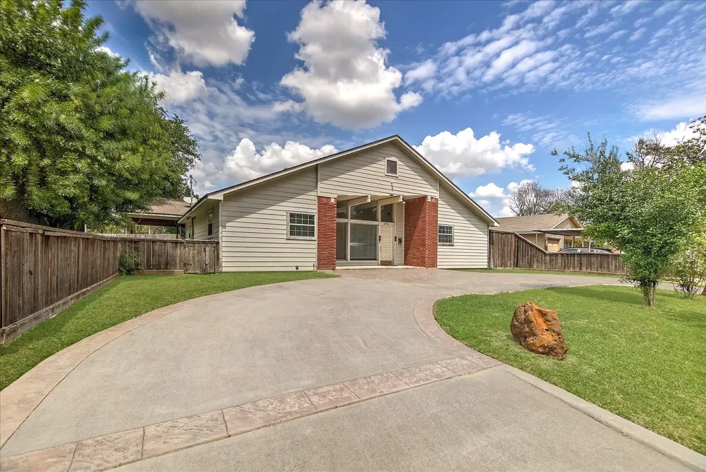 6946 Cole Creek Drive Houston TX 77092