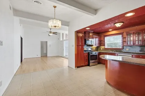 6946 Cole Creek Drive Houston TX 77092