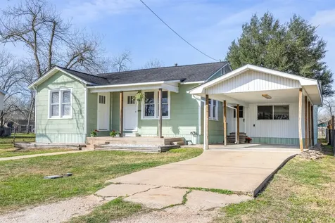 403 N College Street Weimar TX 78962