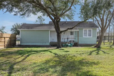 403 N College Street Weimar TX 78962
